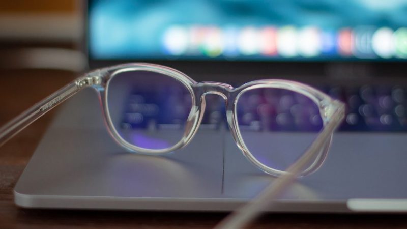 Glasses that Block Blue Light: Why You Should Use One