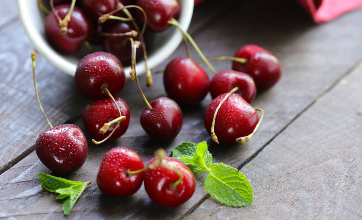 Cherries fruit has ten health benefits