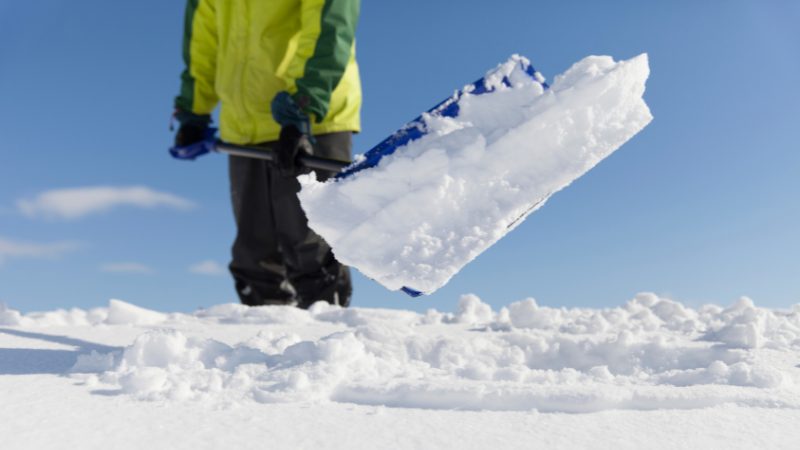How to Remove snow from your Driveway, Sidewalks, and sidewalks